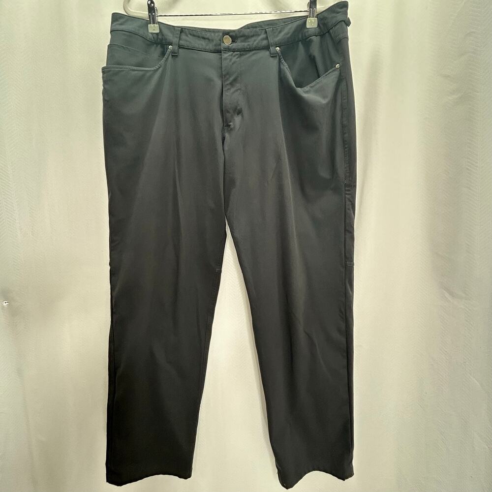 Lululemon men’s gray pants 38